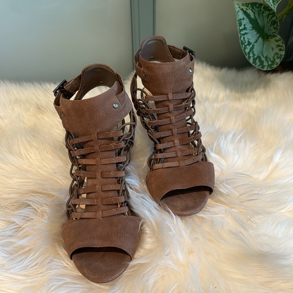 Vince Camuto Evel Caged Peep Toe Gladiator Sandals / Booties Size 7.5 Smoke Taup - Picture 4 of 8